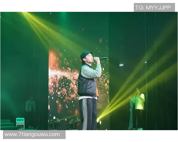 南京街舞队配合引发热议舞者们的默契与争议交织成话题